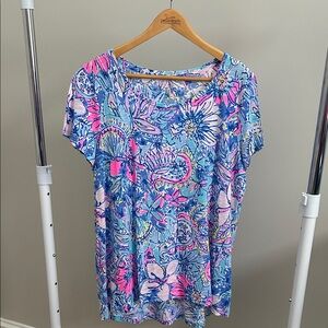 Lilly Pulitzer Blue and Pink Etta Short Sleeve Top - scoop neck high/low hem XL